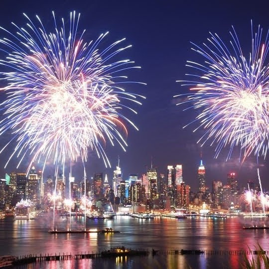 fourth of july fireworks cruise in nyc from the hudson river